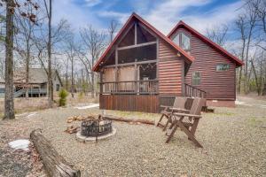 Hot Tub and Fire Pit Broken Bow Honeymoon Cabin