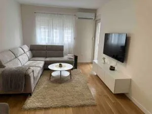 Stylish one bedroom apartment Central Point with -GARAGE 5 EUR PER DAY - Kruševac