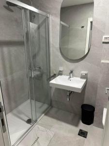 Stylish one bedroom apartment Central Point with -GARAGE 5 EUR PER DAY