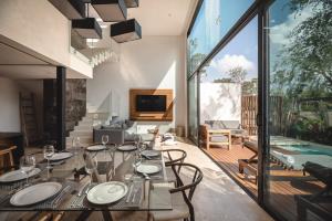 Exclusive 4BR Villa in Karanda with Pools and Paddle