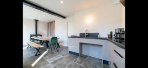 Maisons de vacances Gite La Troglo : photos des chambres