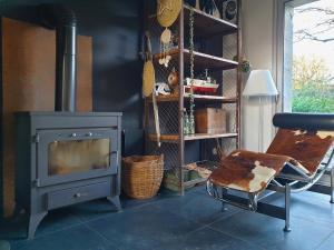 Maisons de vacances Domaine de La Beurrerie, Piscine Naturelle Privee, 5 chambres, Calme absolu, 25mn du PUY DuFou, 2 Logements attenants pour votre Confort : photos des chambres