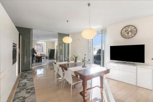 Life & View Luxury Apartment