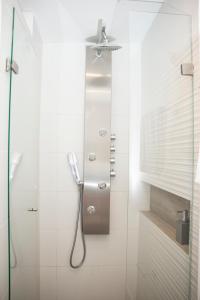 Zenia 70 Living & Suites