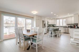 Seaside Solstice HOT TUB, SAUNA 4 Bedroom