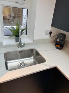 Beautiful 2 bed with en suite, near Tube and Stamford Bridge