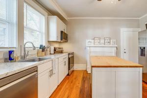 Pet-Friendly Home in Dtwn Wilmington WFH Welcome!