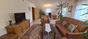 Gemütliche 120 qm Ferienwohnung mit Balkon - 艾施河畔赫希施塔特