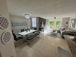 Urban Luxe Aventura 22 Retreat