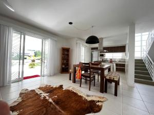 Casa da Felicidade - Linda casa com piscina