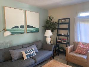 Oceanside 5BR House with Hot Tub and In-Law Suite - Ubytování bez kategorie ve městě Emerald Isle