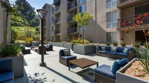 Style, Peace, Comfort in N Hollywood Next to Burbank Free Indoor Parking and Wifi