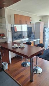 10 minutes from the Congress and the Sea