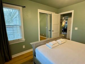 2BR Apt 1700 Monthly 8mins to St Anthony #L1