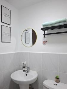 Snuggle in Bed near Mactan Airport