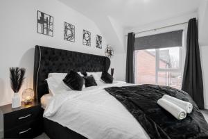 Luxury 5 bed room Near Etihad and Coop Live