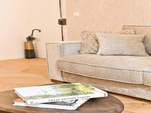 New flat with AC Porte Maillot Arc de Triomphe