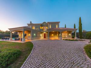 Villa in Carvoeiro near sea beach