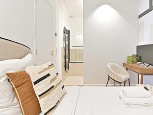 New flat with AC Porte Maillot Arc de Triomphe