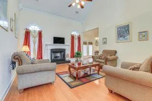 6 Mi to Southern Belle Farm Home with Patio! - Jackson