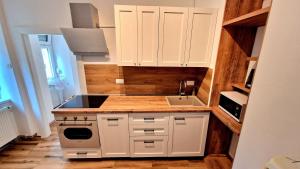 Apartments with WiFi Zagreb - 23693