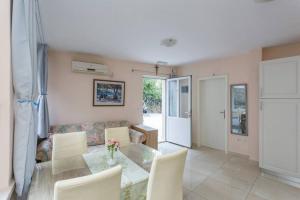 Apartments with parking space Dubrovnik - 4732