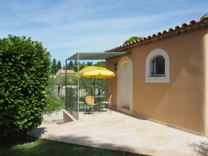 Maisons de vacances Charming Holiday Villa with Pool : photos des chambres