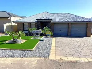 Bounty - Fishermans Bay