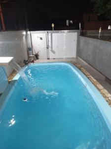 Casa de piscina familha