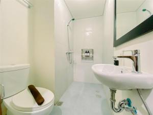 Warm and Homey Studio at Royal Sentul Park Apartment By Travelio