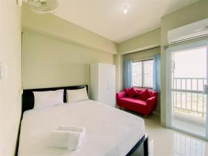 Warm and Homey Studio at Royal Sentul Park Apartment By Travelio