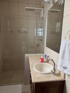 Acomodação no centro da cidade com piscina