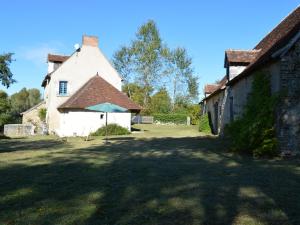 Maisons de vacances Moulin du XVeme siecle avec jardin, peche sur place, proche chateaux de la Loire et zoo de Beauval - FR-1-381-483 : photos des chambres