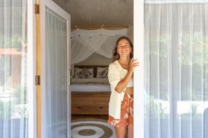 Walakiri Bungalow Single Room Bungalow with Queen Bed, Sofabed, Shower, FREE Access to Pool and Gym, Onsite SPA, Car-Bike-ATV Rental, Diving and Fishing