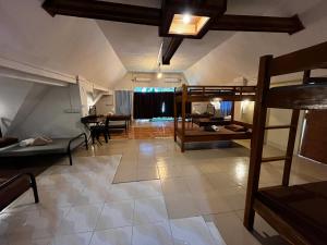 On Board Panglao Beach Hostel & Resort