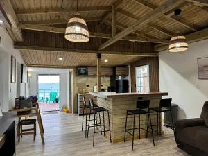 VSS Beach House - A Beachfront Paradise in Arecibo - Quebrada