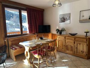 Studio chaleureux et spacieux pour 2 à Méribel, proche des pistes - FR-1-180-653