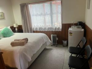 Affordable Double Room Walking Distance to Town