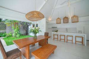 Soma Estate Villa - Elegant 4BR Villa in Ubud Oasis