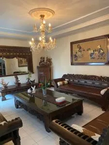 Moza House Near Alun-Alun Wonosobo - 班查內加拉
