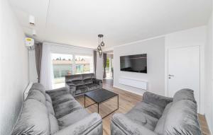 Gorgeous Home In Kastel Luksic 