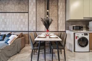 Urban Comfort 2BR Agile Bukit Bintang By RumaBnB