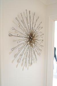 Modern 2 bedroom central property with private parking