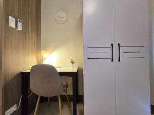 1BR Condotel with Balcony at FAME Residences #FM46