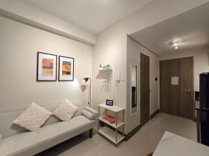 1BR Condotel with Balcony at FAME Residences #FM46
