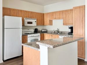 2BD 2BTH Apartment in Marina Del Rey - Free Parking - 20 mins to LAX