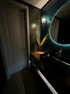 Элитные 2-комн Апартаменты Дарк Сьют - Petukhovo