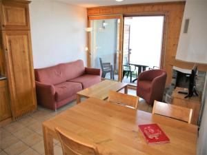 Cozy Apartment With Valley Views