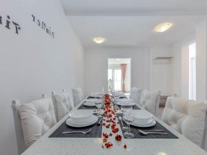 Quiet Villa with Soothing Spa