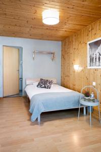 Single Room with Shower room in Motel-Restaurant 13 Etoiles
